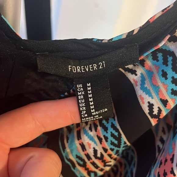 Forever 21 Aztec Tribal Print Romper Size Medium - Picture 3 of 4